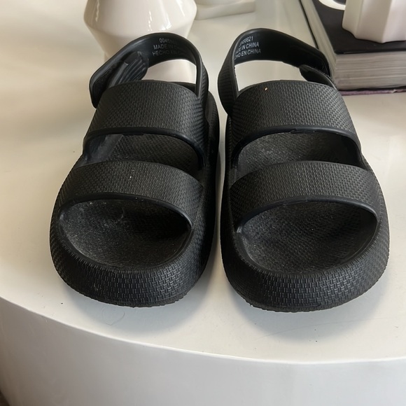 Sandals - Picture 2 of 2